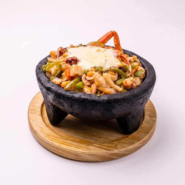 Molcajete De Mariscos.